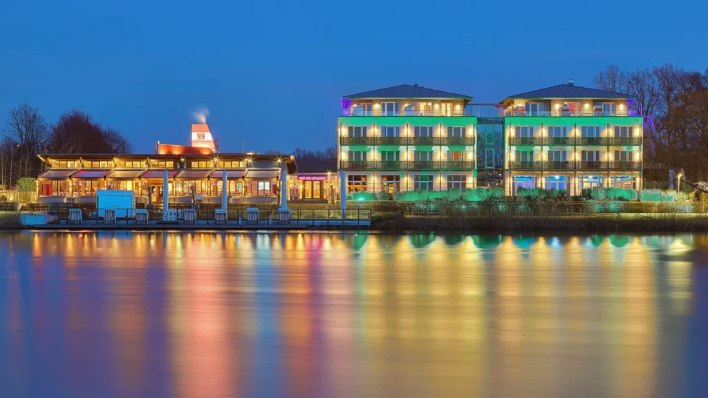 Ansicht auf Pier99 bei Nacht